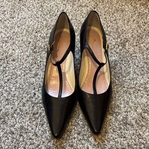 Brooks Brothers T strap black pump kitten heels. Size 9